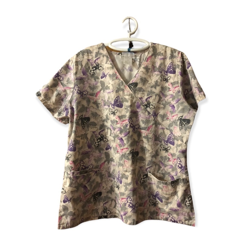 SB Scrubs Shirt Women’s Size L V Neck Pull Over Purple Black Butterfly Top‎
